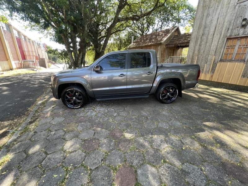 AMAROK 3.0 V6 TDI HIGHLINE CD DIESEL 4MOTION AUTOMÁTICO - 2019 - BENTO GONçALVES