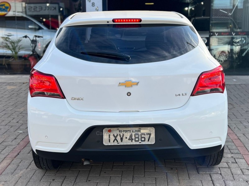 ONIX 1.4 MPFI LT 8V FLEX 4P MANUAL - 2018 - SAPUCAIA DO SUL