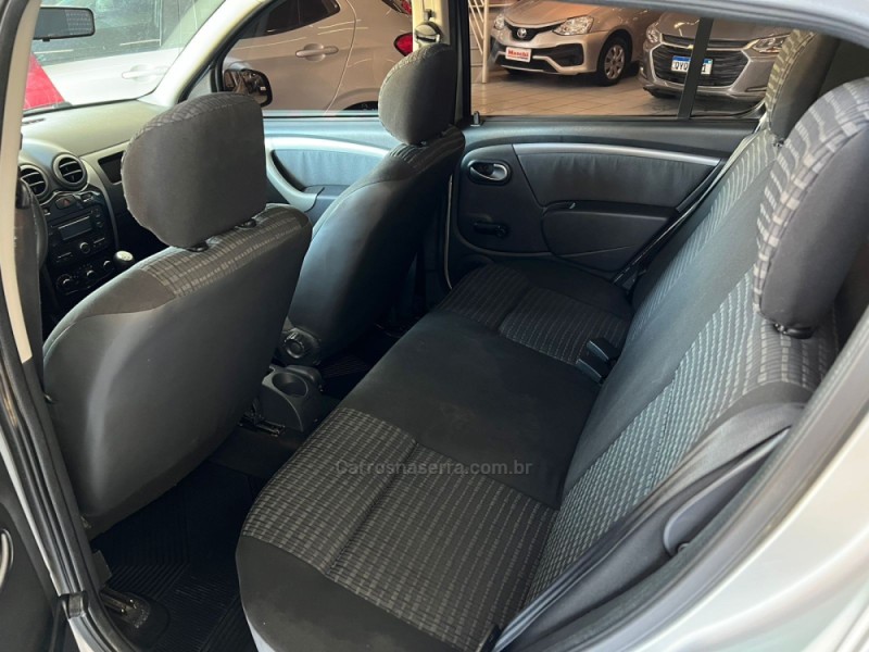 SANDERO 1.6 EXPRESSION 8V FLEX 4P MANUAL - 2012 - CAXIAS DO SUL