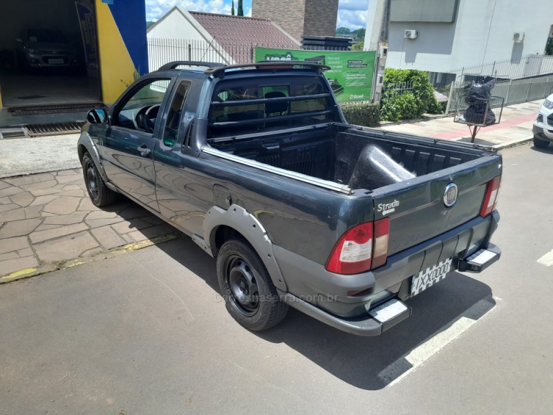 STRADA 1.4 MPI TREKKING CE 8V FLEX 2P MANUAL - 2012 - NOVA PRATA