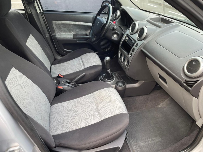 FIESTA 1.6 MPI SEDAN 8V FLEX 4P MANUAL - 2009 - CAXIAS DO SUL