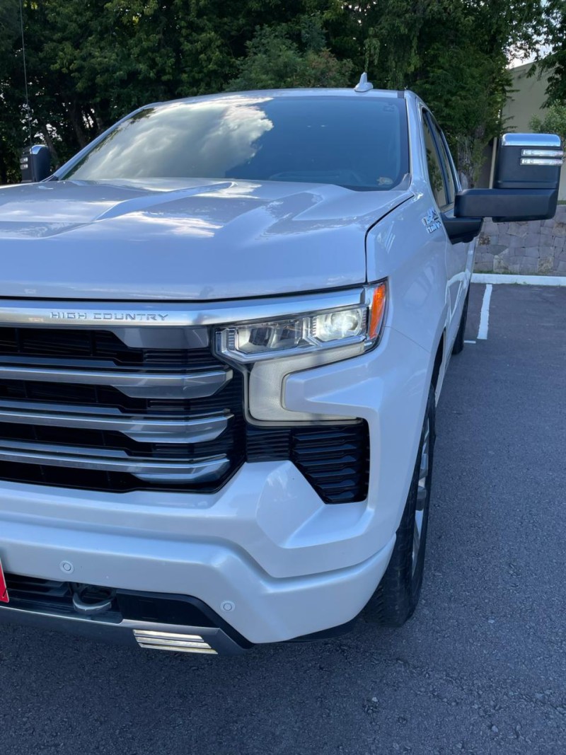 SILVERADO 5.3 1500 HIGH 4X4 COUNTRY GASOLINA 4X4 AUTOMÁTICO - 2024 - CAXIAS DO SUL