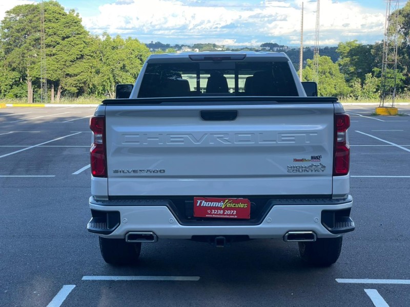 SILVERADO 5.3 1500 HIGH 4X4 COUNTRY GASOLINA 4X4 AUTOMÁTICO - 2024 - CAXIAS DO SUL