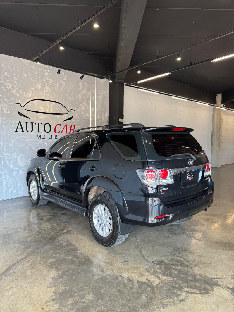 HILUX SW4 3.0 SRV 4X4 CD 16V TURBO INTERCOOLER DIESEL 4P AUTOMÁTICO - 2013 - CAXIAS DO SUL