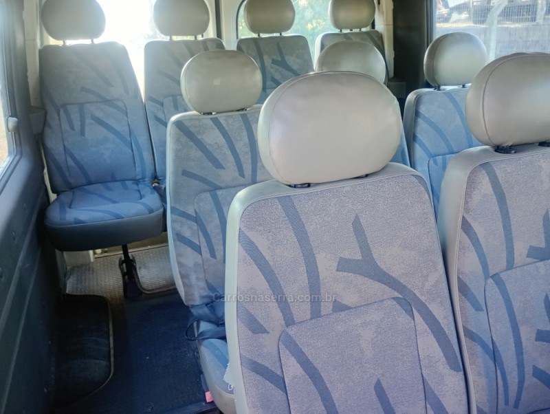MASTER 2.5 DCI MINIBUS L3H2 16 LUGARES 16V DIESEL 3P MANUAL - 2006 - FARROUPILHA