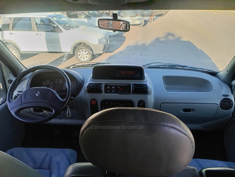 MASTER 2.5 DCI MINIBUS L3H2 16 LUGARES 16V DIESEL 3P MANUAL - 2006 - FARROUPILHA