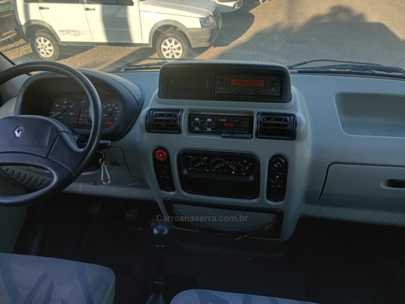 MASTER 2.5 DCI MINIBUS L3H2 16 LUGARES 16V DIESEL 3P MANUAL - 2006 - FARROUPILHA