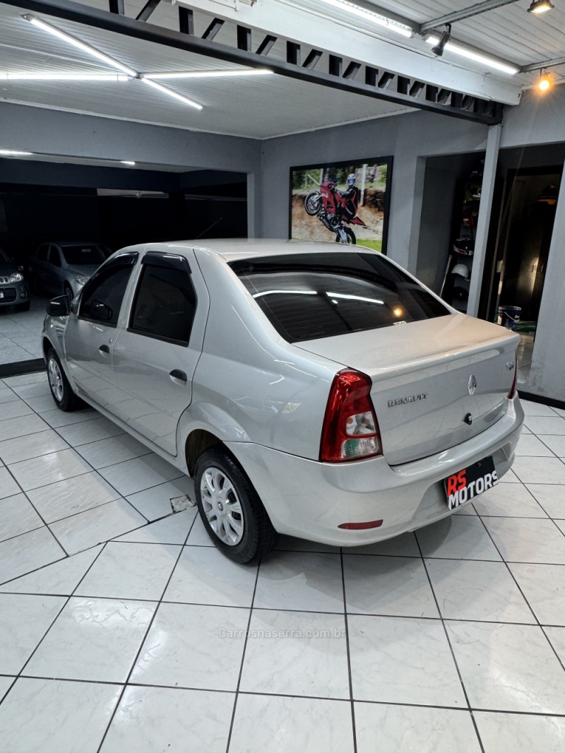 LOGAN 1.0 AUTHENTIQUE 16V FLEX 4P MANUAL - 2011 - CAXIAS DO SUL