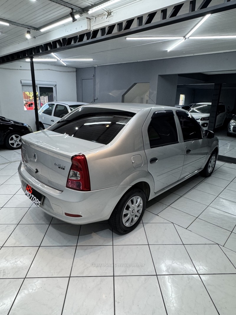 LOGAN 1.0 AUTHENTIQUE 16V FLEX 4P MANUAL - 2011 - CAXIAS DO SUL