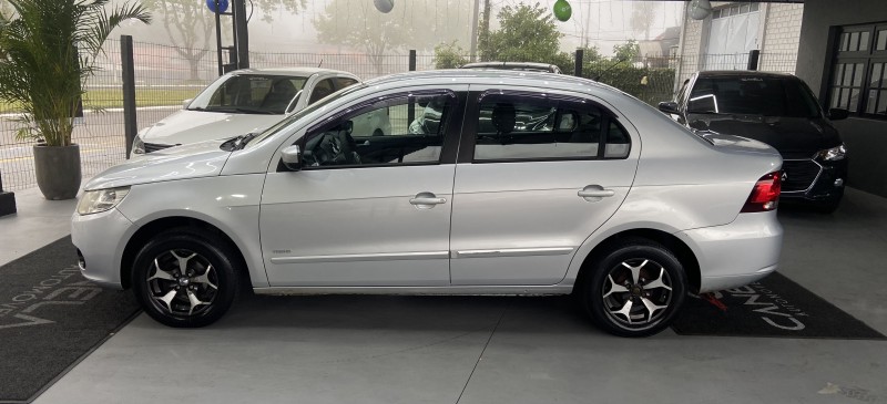 VOYAGE 1.0 MI CITY 8V FLEX 4P MANUAL - 2012 - CANELA