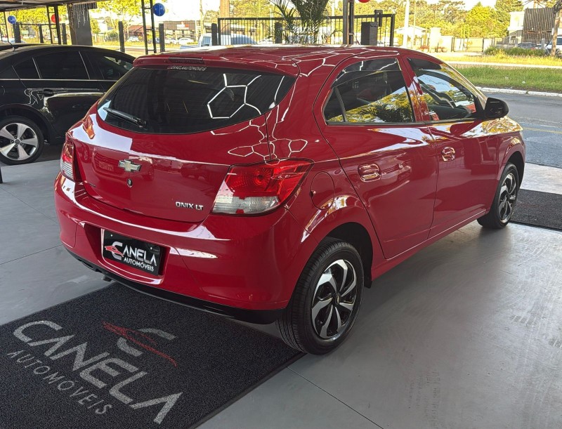 ONIX 1.0 LT PLUS 8V FLEX 4P MANUAL - 2015 - CANELA