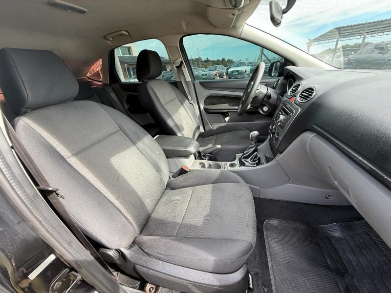 FOCUS 1.6 GL 8V FLEX 4P MANUAL - 2011 - FARROUPILHA