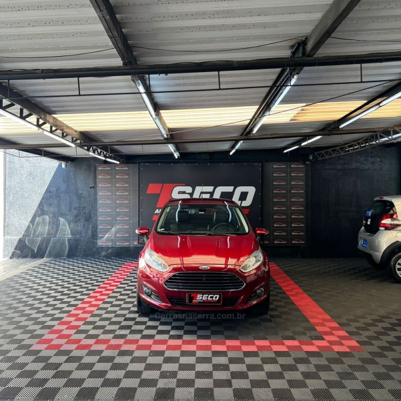 FIESTA 1.6 TITANIUM HATCH 16V FLEX 4P AUTOMÁTICO - 2015 - PASSO FUNDO