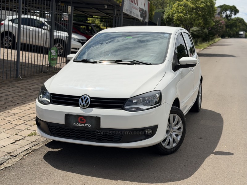 FOX 1.0 ITREND 8V FLEX 4P MANUAL - 2012 - NOVA PRATA