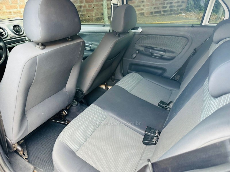 GOL 1.6 MI 8V FLEX 4P MANUAL G.V - 2013 - FARROUPILHA