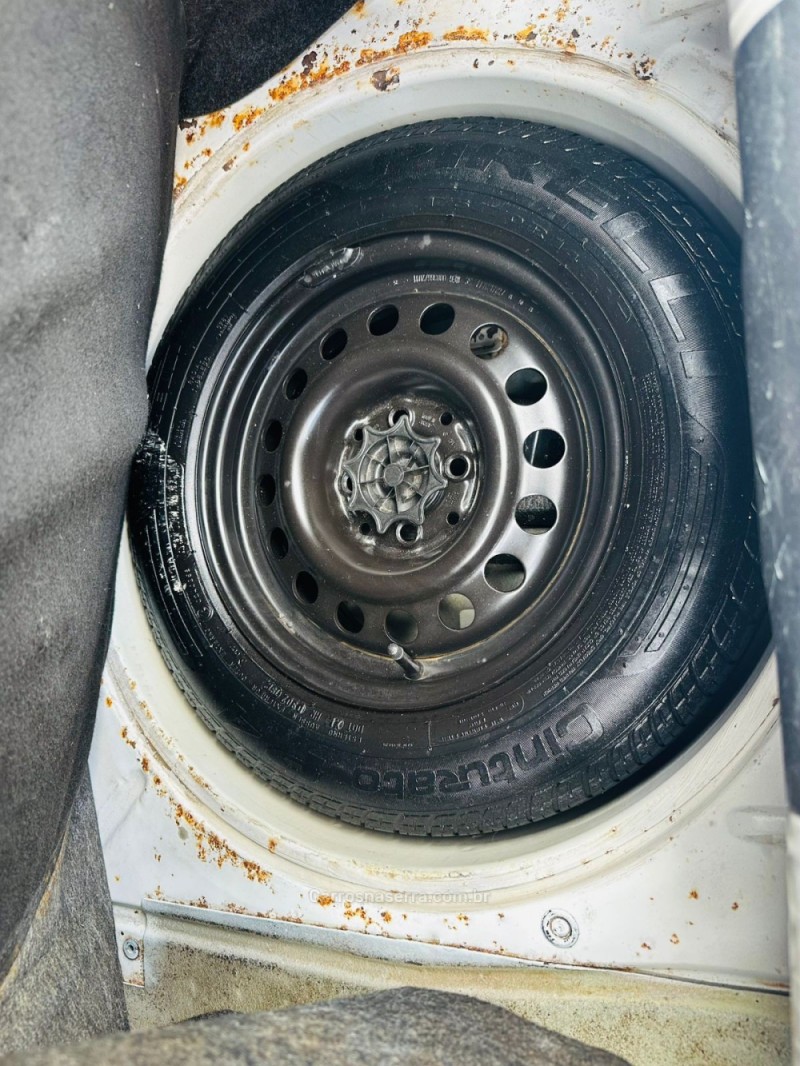 GOL 1.6 MI 8V FLEX 4P MANUAL G.V - 2013 - FARROUPILHA