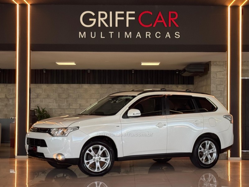 outlander 3.0 gt 4x4 v6 24v gasolina 4p automatico 2014 dois irmaos