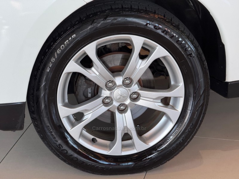 OUTLANDER 3.0 GT 4X4 V6 24V GASOLINA 4P AUTOMÁTICO - 2014 - DOIS IRMãOS