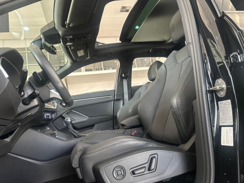 Q3 2.0 TFSI PERFORMANCE BLACK QUATTRO GASOLINA 4P AUTOMÁTICO - 2024 - NOVO HAMBURGO