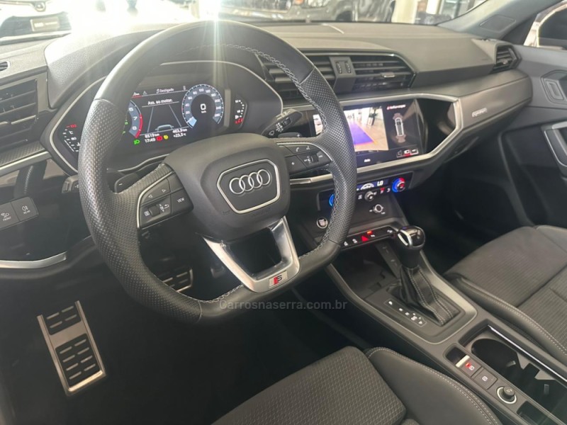 Q3 2.0 TFSI PERFORMANCE BLACK QUATTRO GASOLINA 4P AUTOMÁTICO - 2024 - NOVO HAMBURGO