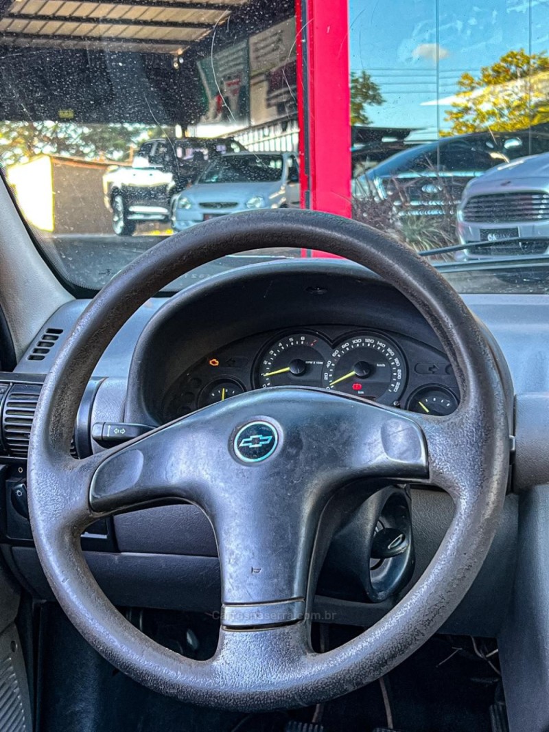 CLASSIC 1.0 MPFI LIFE 8V FLEX 4P MANUAL - 2010 - CANELA