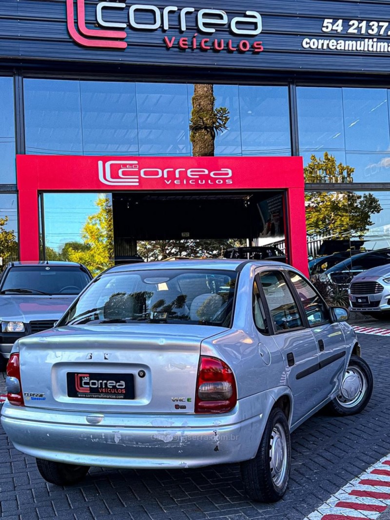 CLASSIC 1.0 MPFI LIFE 8V FLEX 4P MANUAL - 2010 - CANELA