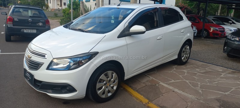 ONIX 1.4 MPFI LT 8V FLEX 4P MANUAL - 2016 - PICADA CAFé