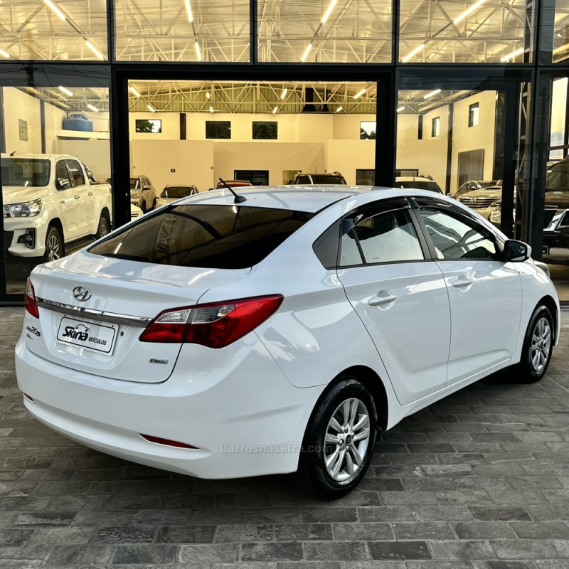 HB20S 1.0 COMFORT 12V FLEX 4P MANUAL - 2014 - VACARIA