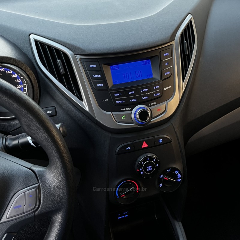 HB20S 1.0 COMFORT 12V FLEX 4P MANUAL - 2014 - VACARIA