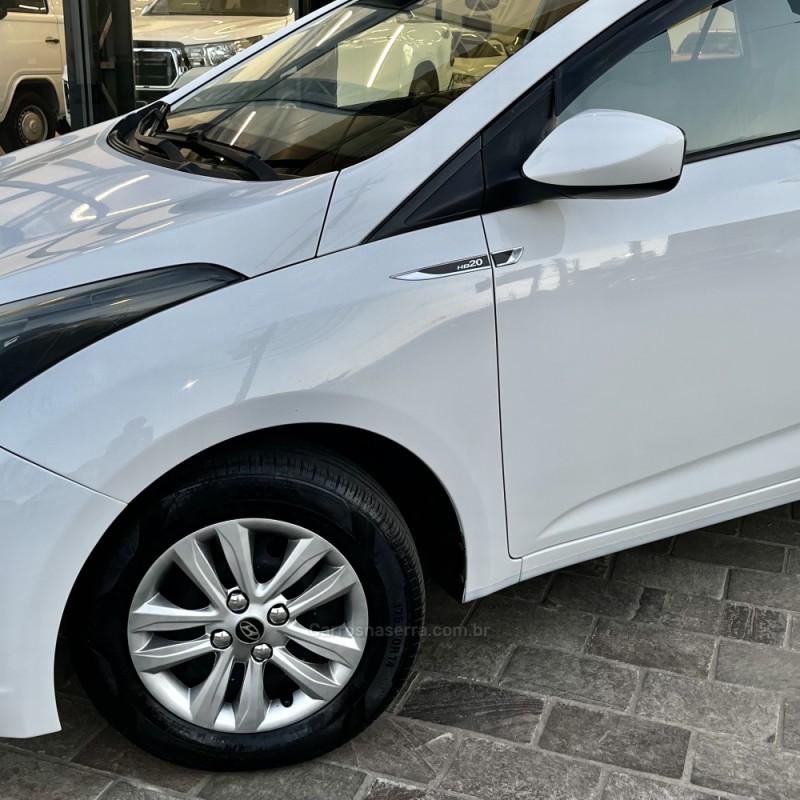 HB20S 1.0 COMFORT 12V FLEX 4P MANUAL - 2014 - VACARIA