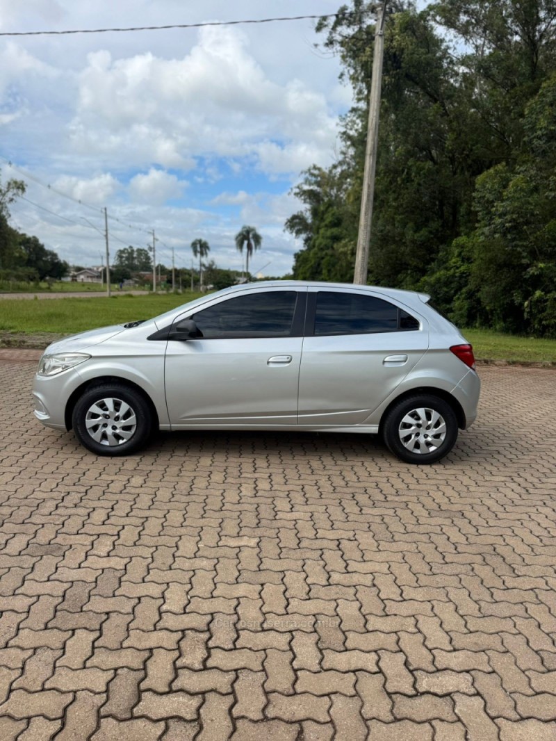 ONIX 1.0 MPFI LT 8V FLEX 4P MANUAL - 2015 - ARROIO DO MEIO