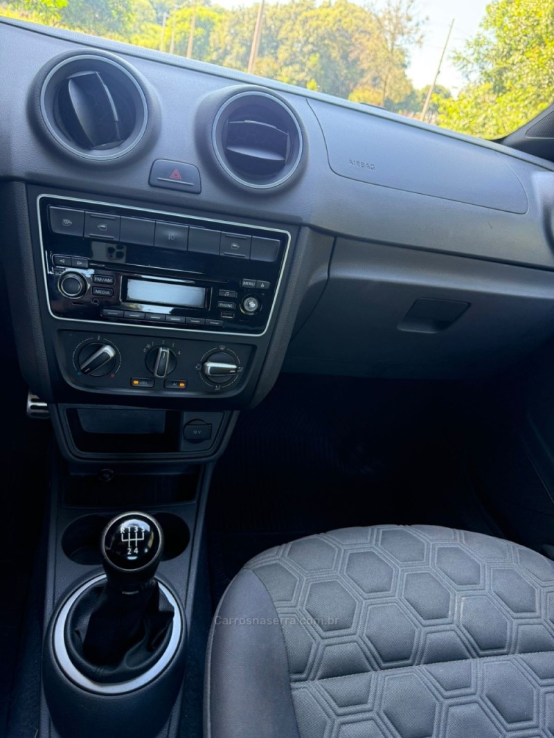 VOYAGE 1.6 MI SELEÇÃO 8V FLEX 4P MANUAL - 2015 - ARROIO DO MEIO