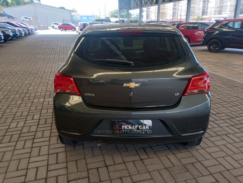 ONIX 1.0 MPFI LT 8V FLEX 4P MANUAL - 2017 - CAXIAS DO SUL