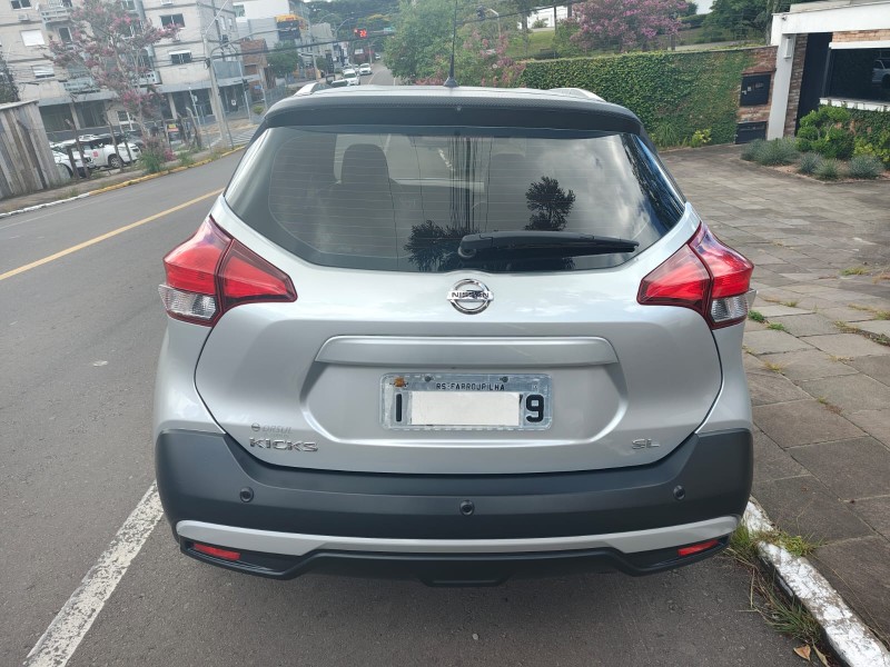 KICKS 1.6 16V FLEX SL PACK PLUS 4P XTRONIC - 2017 - FARROUPILHA