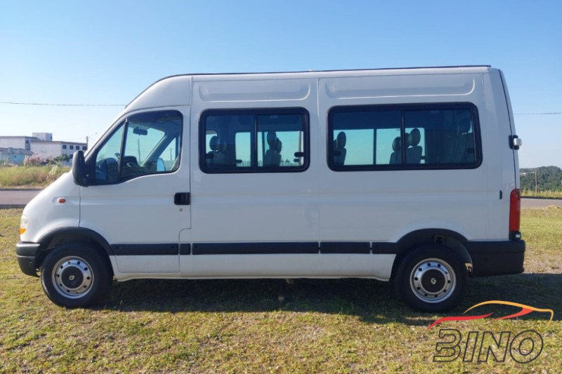 MASTER 2.5 DCI MINIBUS L3H2 16 LUGARES 16V DIESEL 3P MANUAL - 2006 - FARROUPILHA
