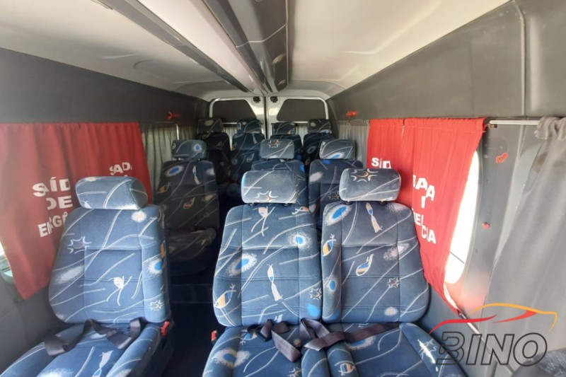 MASTER 2.3 DCI MINIBUS EXECUTIVE L3H2 16 LUGARES 16V DIESEL 4P MANUAL - 2018 - FARROUPILHA