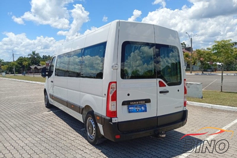 MASTER 2.3 DCI MINIBUS EXECUTIVE L3H2 16 LUGARES 16V DIESEL 4P MANUAL - 2018 - FARROUPILHA