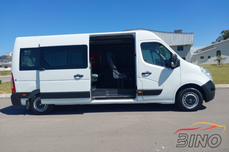 MASTER 2.3 DCI MINIBUS EXECUTIVE L3H2 16 LUGARES 16V DIESEL 4P MANUAL - 2018 - FARROUPILHA
