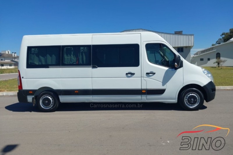 MASTER 2.3 DCI MINIBUS EXECUTIVE L3H2 16 LUGARES 16V DIESEL 4P MANUAL - 2018 - FARROUPILHA