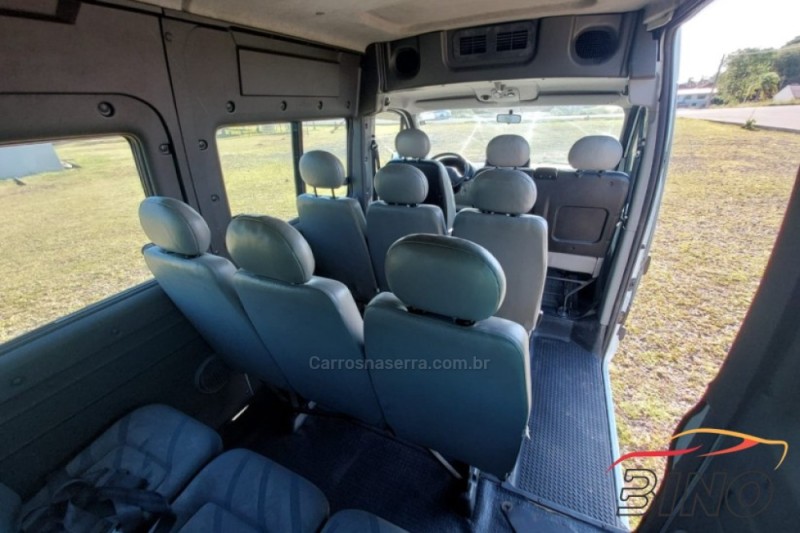 MASTER 2.5 DCI MINIBUS L3H2 16 LUGARES 16V DIESEL 3P MANUAL - 2006 - FARROUPILHA