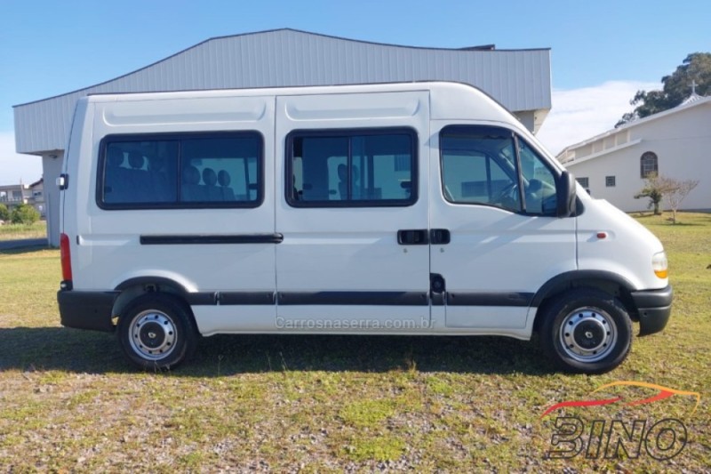 MASTER 2.5 DCI MINIBUS L3H2 16 LUGARES 16V DIESEL 3P MANUAL - 2006 - FARROUPILHA