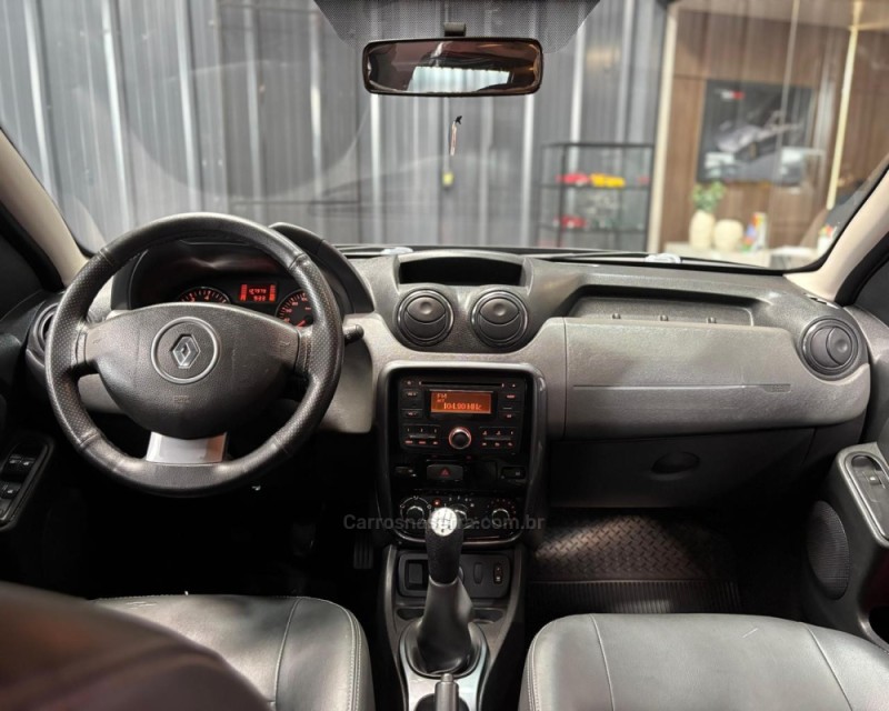 DUSTER 1.6 DYNAMIQUE 4X2 16V FLEX 4P MANUAL - 2013 - VACARIA