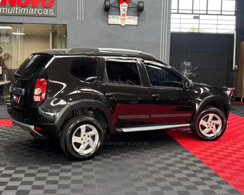 DUSTER 1.6 DYNAMIQUE 4X2 16V FLEX 4P MANUAL - 2013 - VACARIA