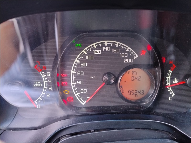 STRADA 1.4 MPI HARD WORKING CD 8V FLEX 3P MANUAL - 2015 - VACARIA