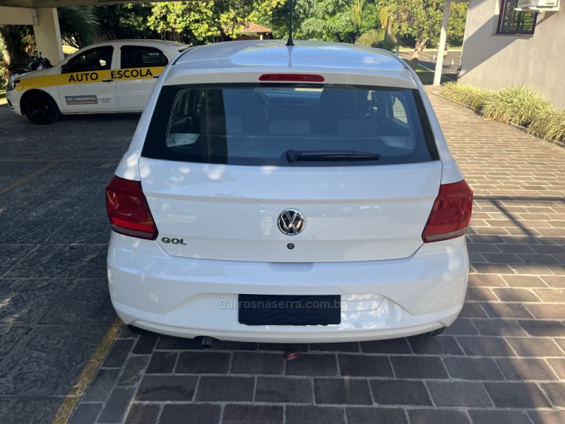 GOL 1.0 12V MPI TOTALFLEX 4P MANUAL - 2023 - VERANóPOLIS