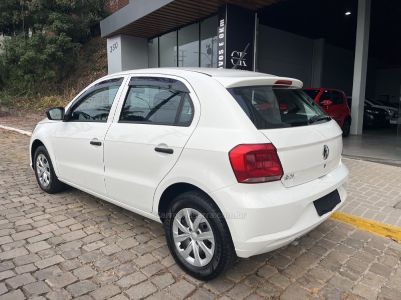 GOL 1.0 12V MPI TOTALFLEX 4P MANUAL - 2023 - VERANóPOLIS