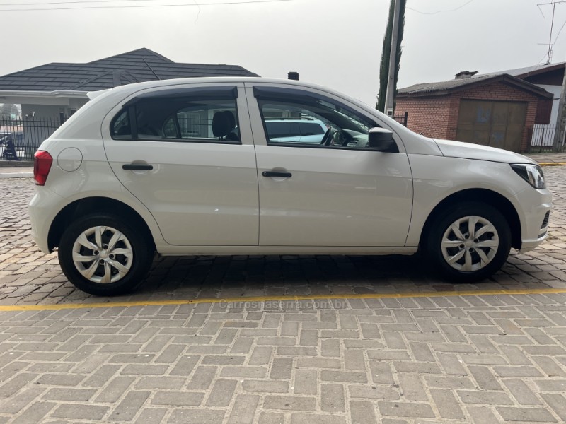 GOL 1.0 12V MPI TOTALFLEX 4P MANUAL - 2023 - VERANóPOLIS