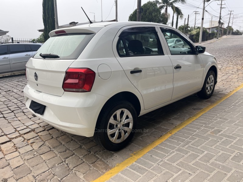 GOL 1.0 12V MPI TOTALFLEX 4P MANUAL - 2023 - VERANóPOLIS