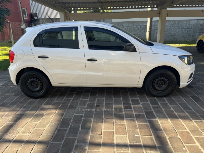 GOL 1.0 12V MPI TOTALFLEX 4P MANUAL - 2023 - VERANóPOLIS