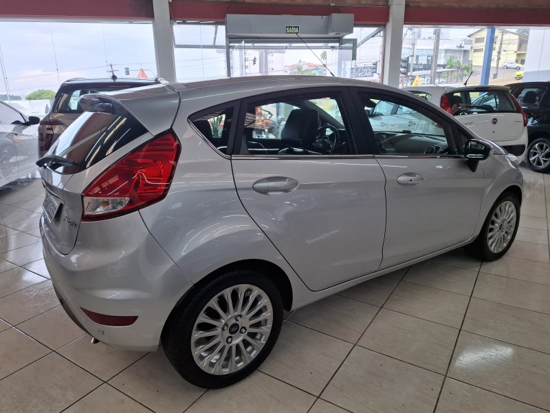 FIESTA 1.6 TITANIUM HATCH 16V FLEX 4P AUTOMÁTICO - 2016 - FARROUPILHA